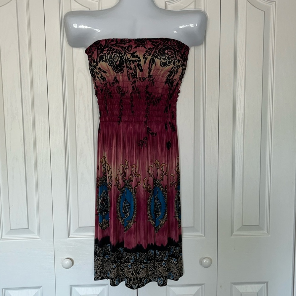 Romantic SiNi Strapless Lightweight Dress